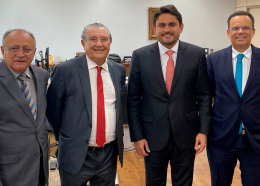 O superintendente de Planejamento e Desenvolvimento Econômico da SEDEPE, Pedro Rocha Neto, o secretário da SEDEPE, José Reinaldo Tavares, o presidente da Maranhão Parcerias (MAPA), Antonio Nunes, com o ministro das Comunicações, Juscelino Filho